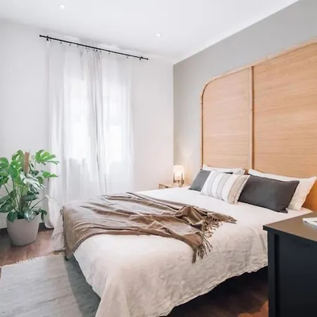 Bolia - 2 Bedrooms In Eixample Esquerra *